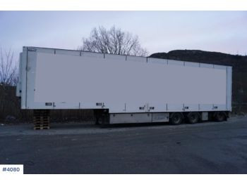 Remorque Ekeri Jumbo Skapsemi med sideåpning og løftebord.