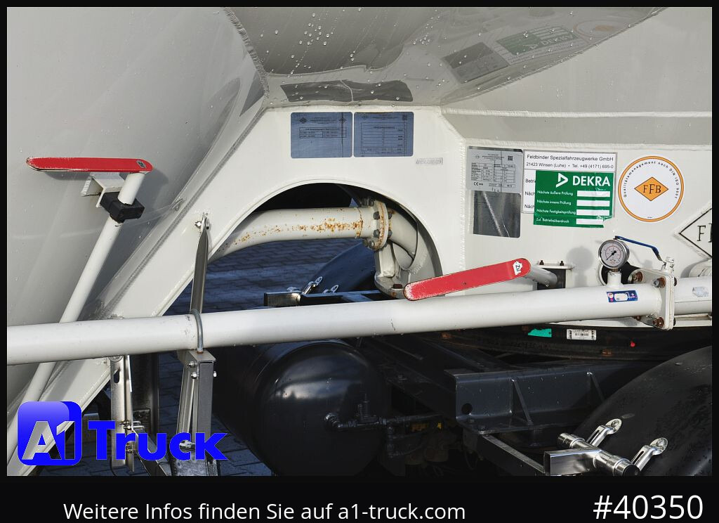 Remorque citerne FELDBINDER Silo, Futtermittel, 32m³, 4 Kammern,