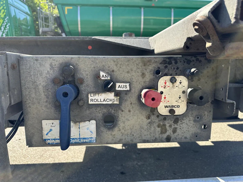 Remorque porte-conteneur/ Caisse mobile H&W 4 x Tandem Lafette MEGA verzinkt Mitnahmestapl. 7. 3 x Tandem Lafette MEGA verzinkt Mitnahmestapl. 7.82 m