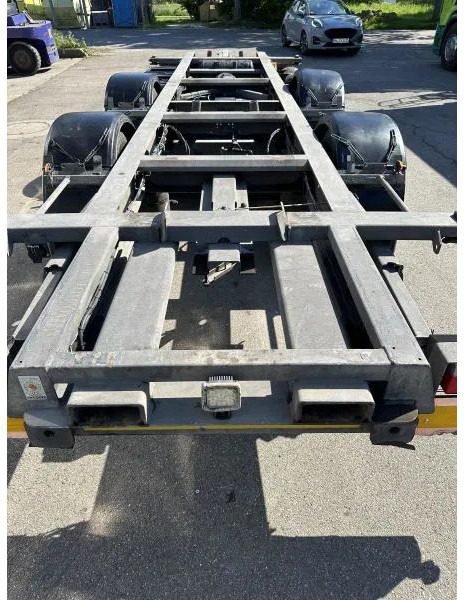 Remorque porte-conteneur/ Caisse mobile H&W 4 x Tandem Lafette MEGA verzinkt Mitnahmestapl. 7. 3 x Tandem Lafette MEGA verzinkt Mitnahmestapl. 7.82 m