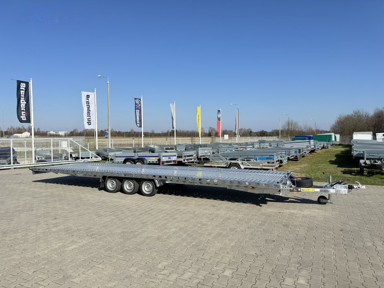 Remorque porte-voitures neuf Wiola L35G85 8.5m long trailer with 3 axles for transport of 2 cars: photos 6