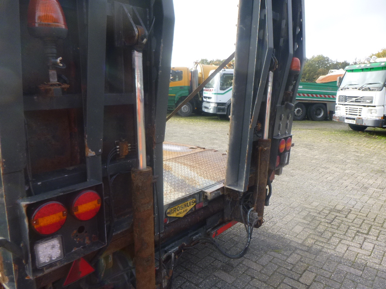 Semi-remorque surbaissé Broshuis 4-axle semi-lowbed trailer 71t + ramps + extendable: photos 7