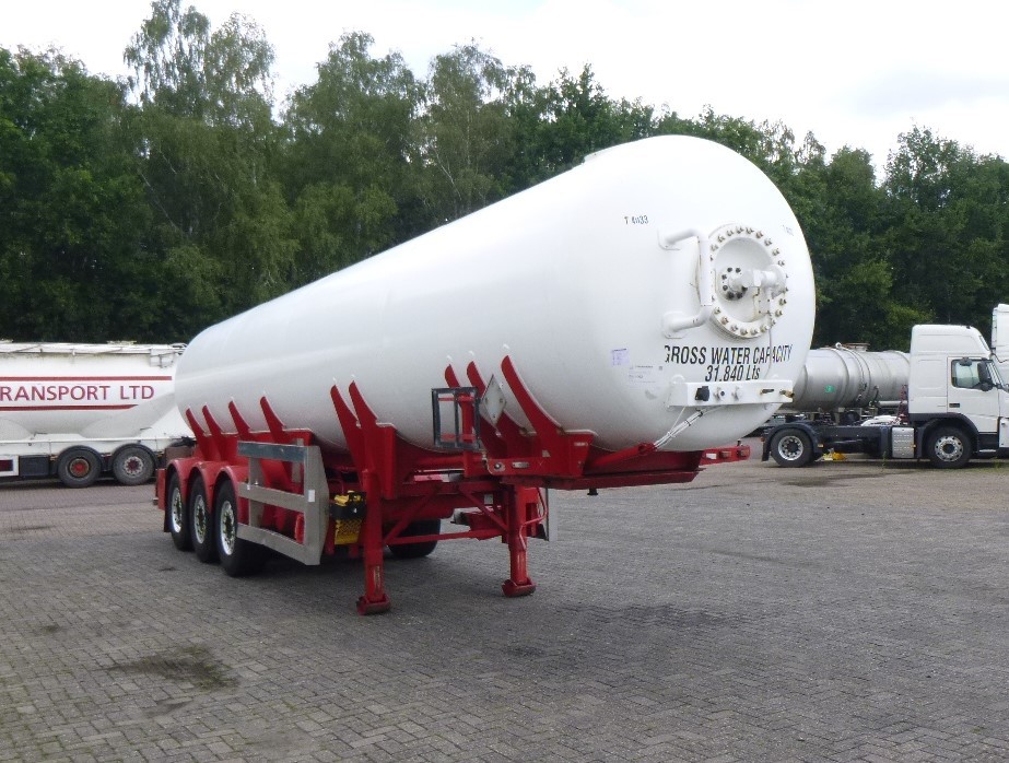 Semi-remorque citerne pour transport de gaz Clayton Gas tank steel 31.8 m3 (low pressure 10 bar): photos 2