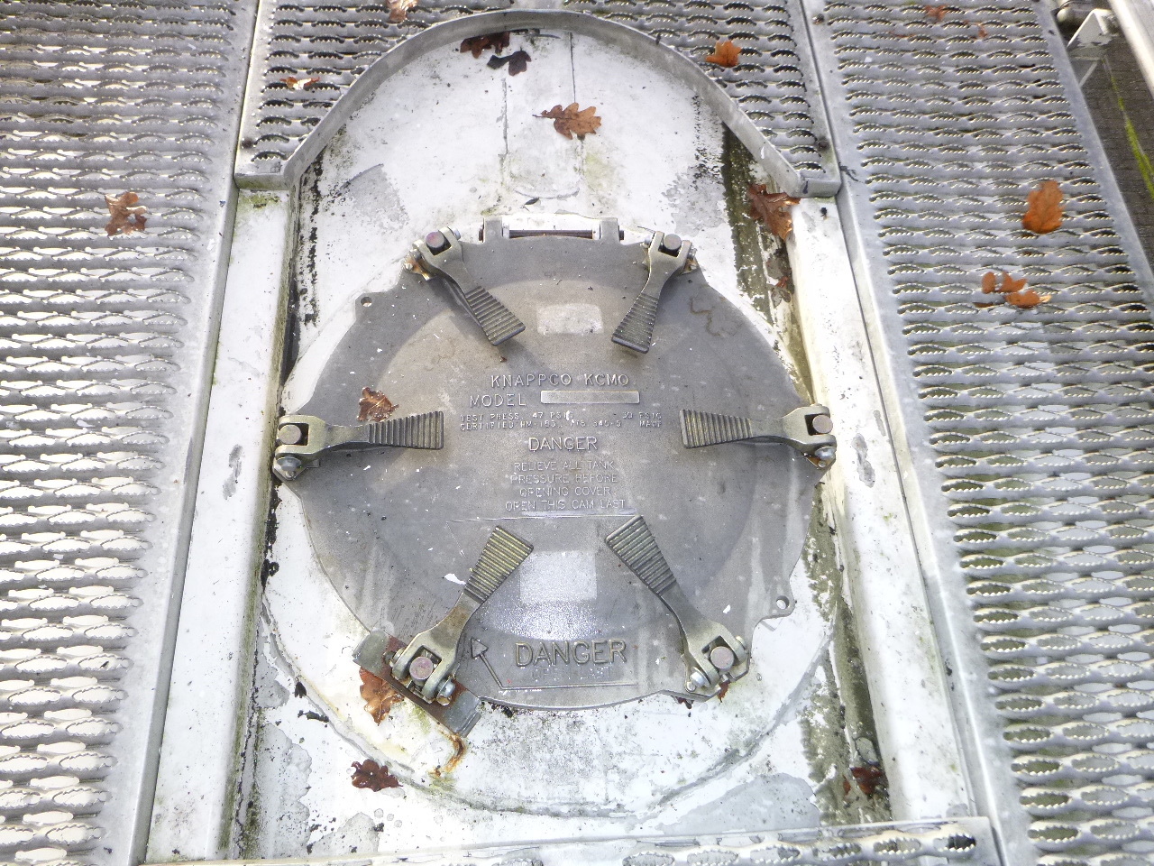 Semi-remorque citerne pour transport de farine Cobo Powder tank alu 58 m3 (tipping): photos 14