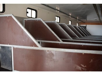 Semi-remorque chevaux DESOT Horse trailer (10 horses): photos 4