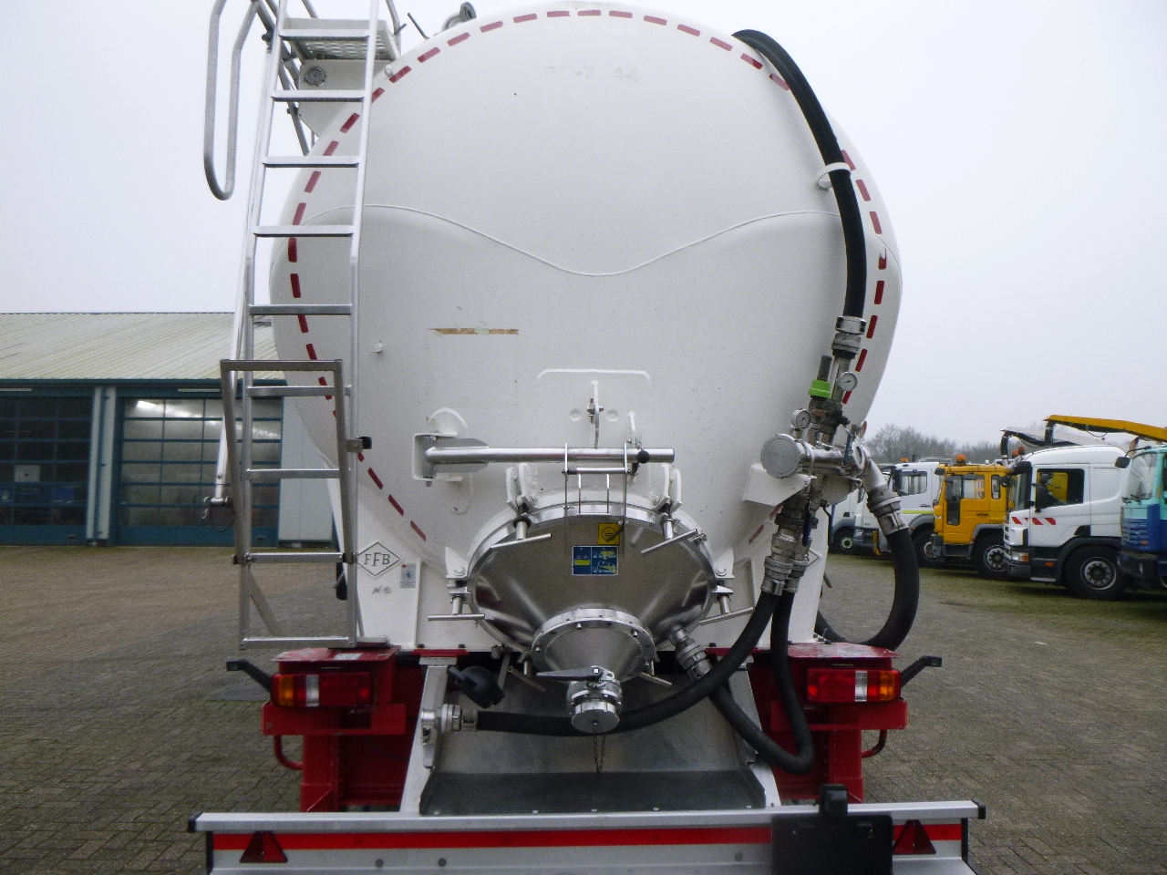Semi-remorque citerne pour transport de farine Feldbinder Powder tank alu 63 m3 (tipping): photos 6