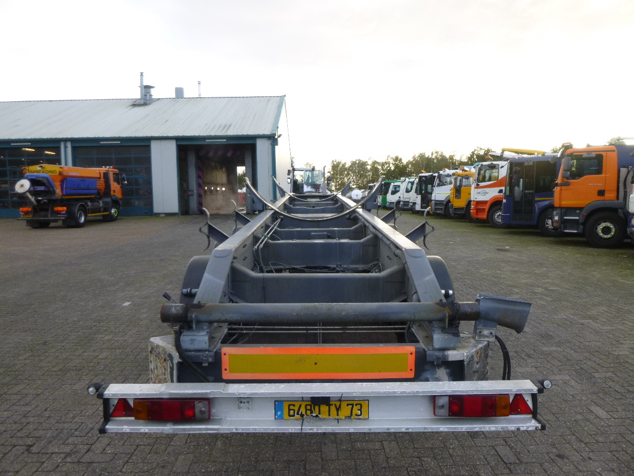 Semi-remorque citerne pour transport de matériaux granulaires Filiat 3-axle tank trailer chassis incl supports: photos 9
