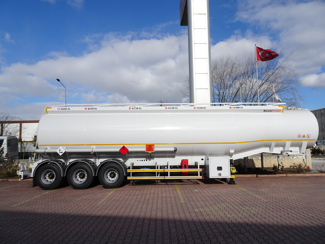 Semi-remorque citerne pour transport de carburant neuf NURSAN Aluminium Fuel Tanker: photos 12
