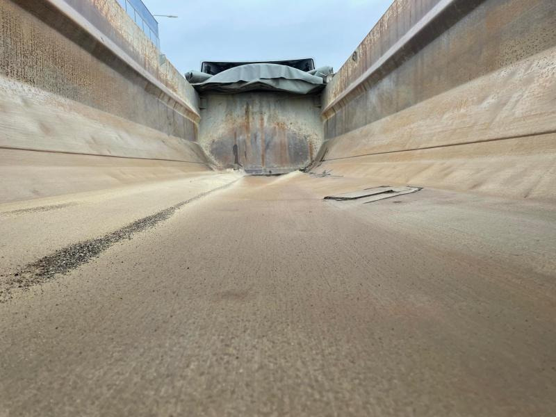 Semi-remorque benne Benalu