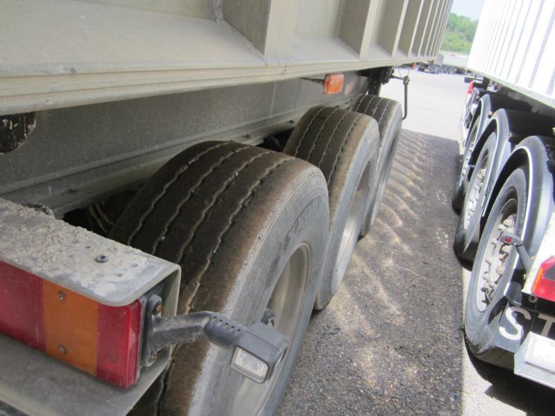 Semi-remorque benne Benalu