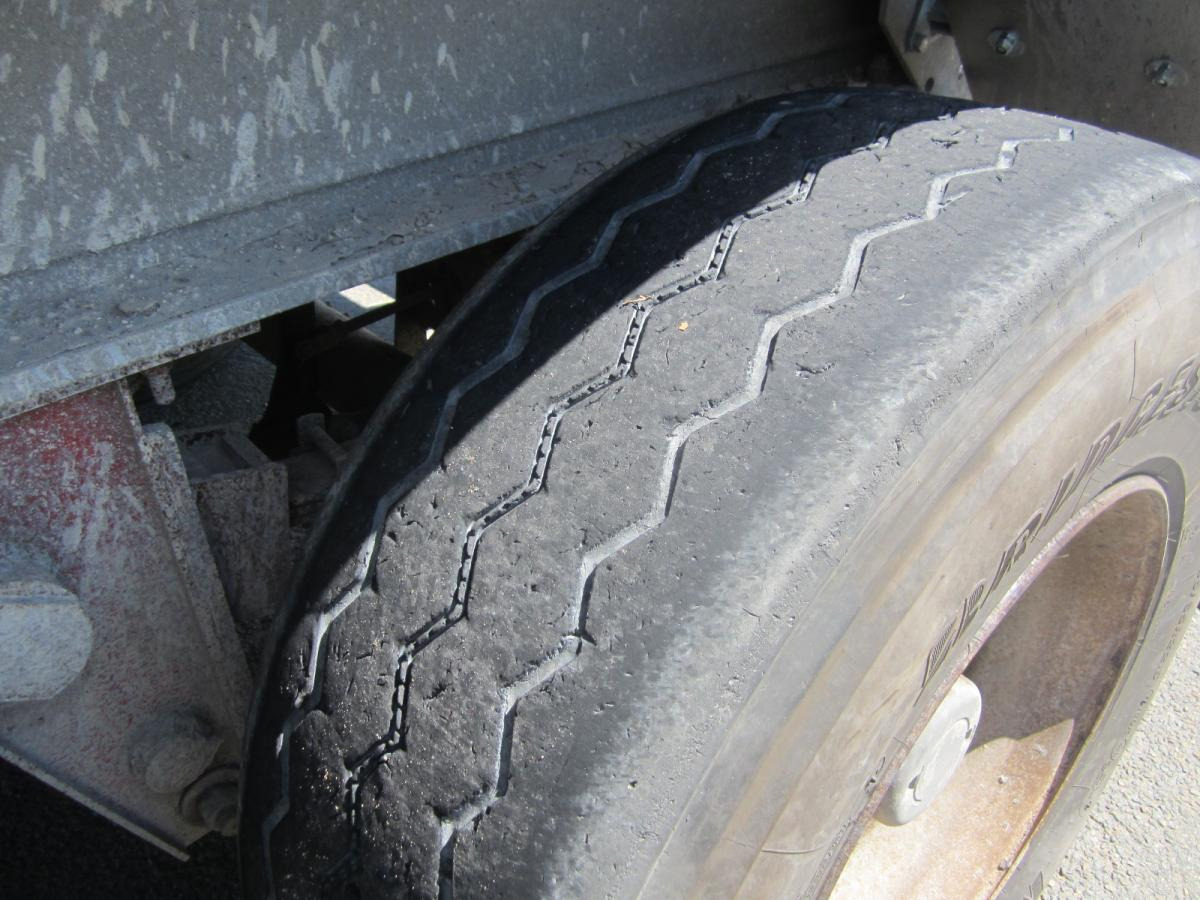 Semi-remorque benne Benalu