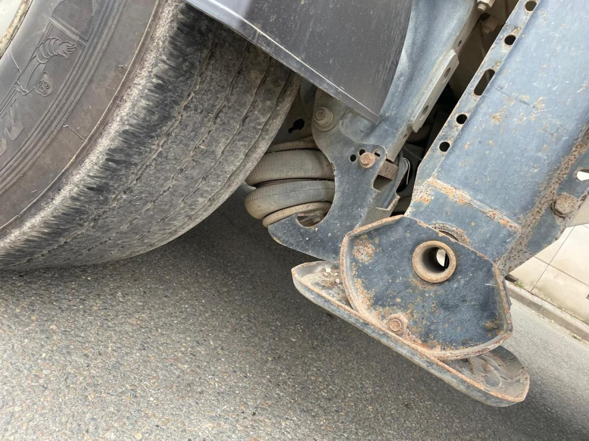 Semi-remorque benne Benalu