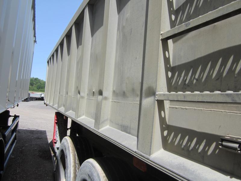 Semi-remorque benne Benalu