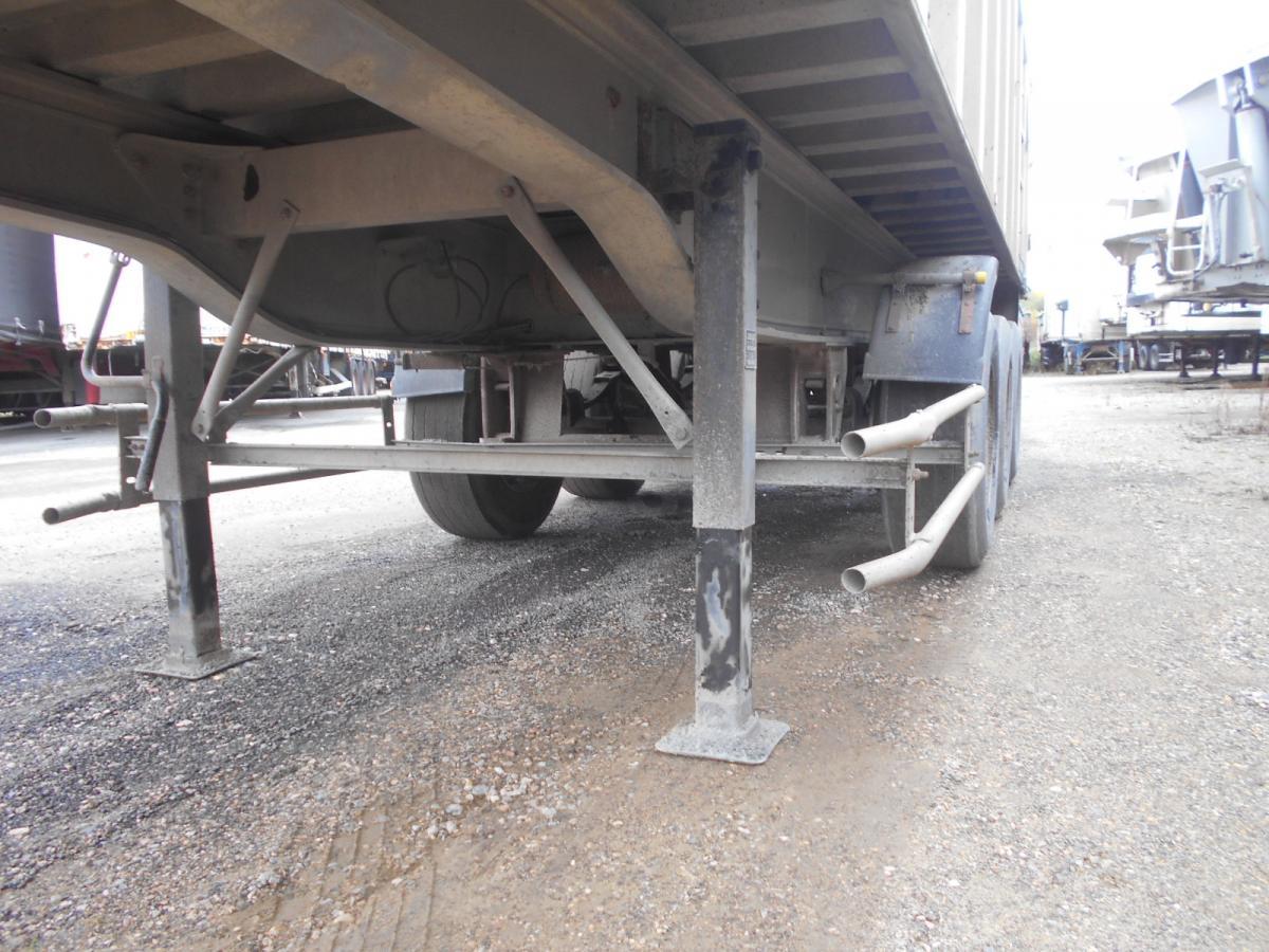 Semi-remorque benne Benalu