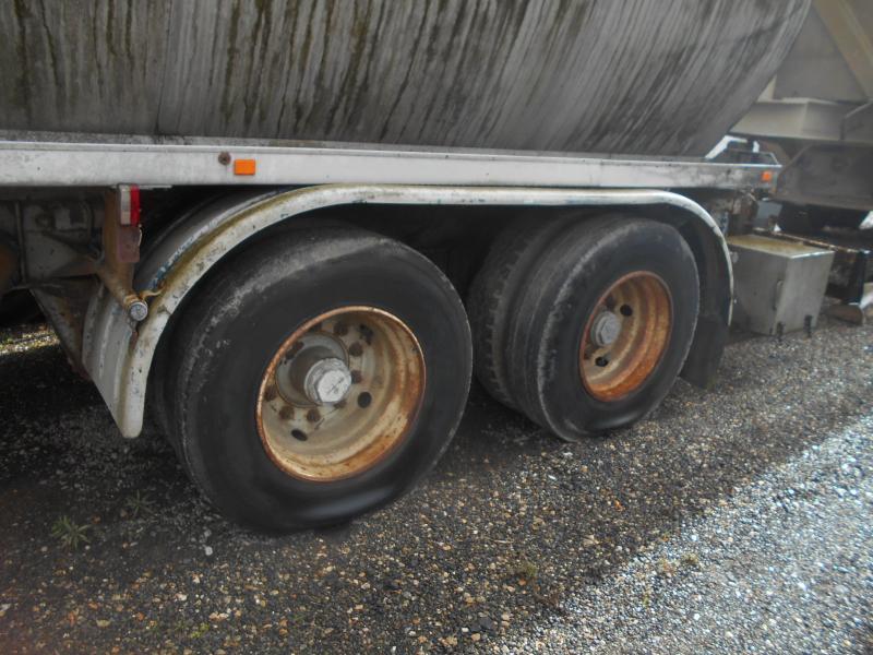 Semi-remorque citerne Fruehauf