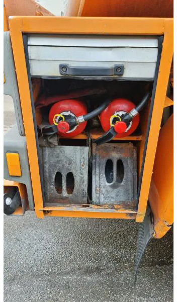 Semi-remorque citerne Schwelmer Eisenwerk TSA Diesel Heizöl 6 Kammern 35.5 m³ Zählwerk TKZ A TSA Diesel Heizöl 6 Kammern 35.5 m³ Zählwerk TKZ ABS