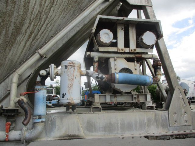 Semi-remorque citerne Trailor Cement silo - full steel suspensions