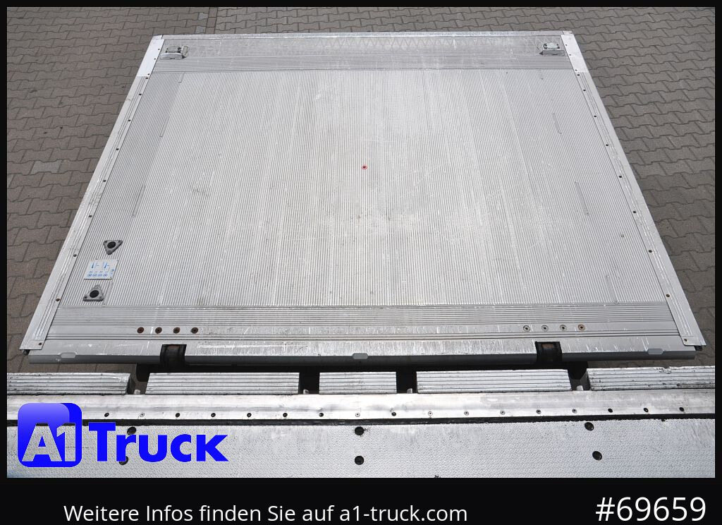 Semi-remorque fourgon KRONE SDK 27, ISo Koffer, LBW Lift 145 tkm
