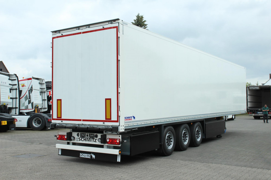 Semi-remorque fourgon SCHMITZ Koffer    DS Liftachse 4x Pal.-Kasten NEU !