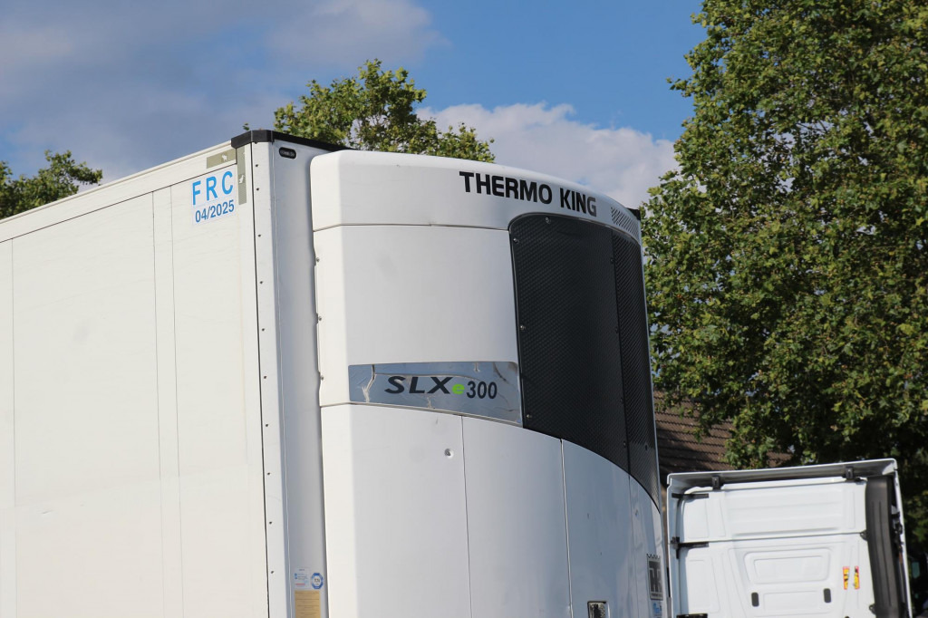 Semi-remorque frigorifique SCHMITZ ThermoKing TK SLXe 300 FRC 2025  SAF 4.748 Std
