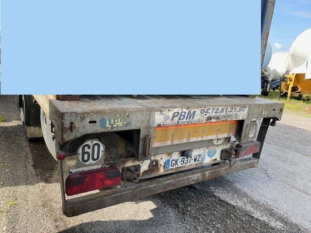 Semi-remorque plateau Fruehauf