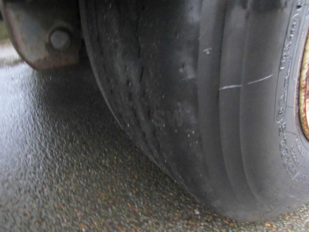 Semi-remorque plateau Fruehauf