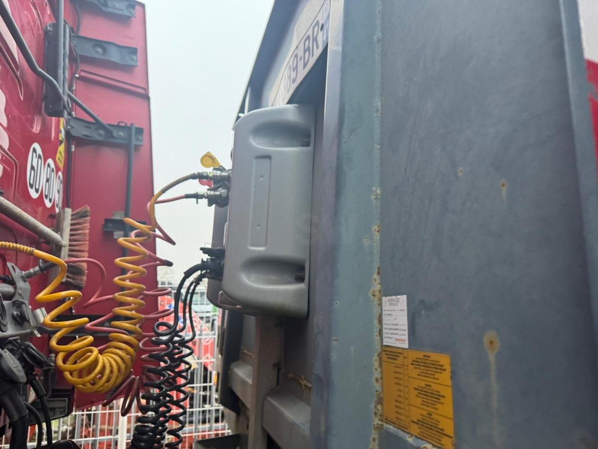 Semi-remorque plateau Fruehauf