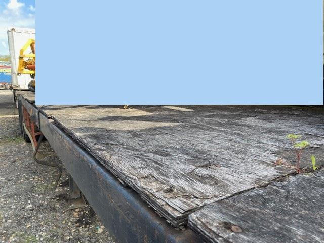 Semi-remorque plateau Fruehauf