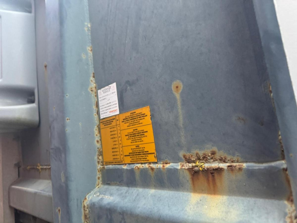 Semi-remorque plateau Fruehauf