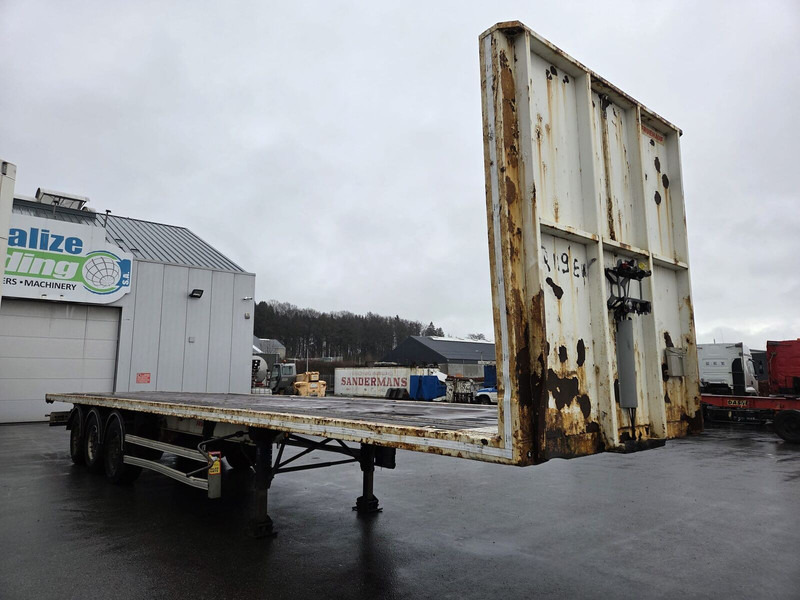 Semi-remorque plateau Fruehauf