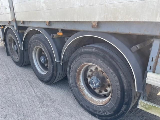 Semi-remorque plateau GT TRAILERS