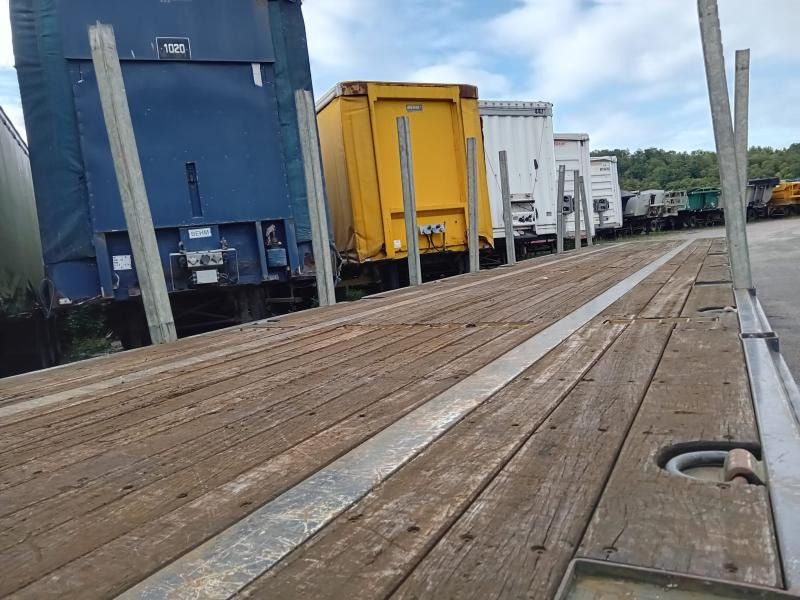 Semi-remorque plateau Kässbohrer