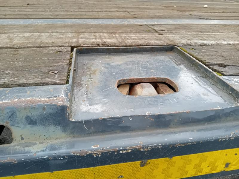 Semi-remorque plateau Kässbohrer