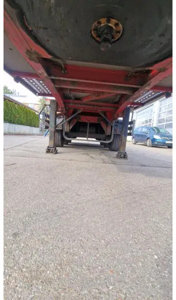Semi-remorque porte-conteneur/ Caisse mobile Schwarzmüller kurzes 3- Achs Chassis ADR für Chemie Spezialbehäl kurzes 3- Achs Chassis ADR für Chemie Spezialbehälter
