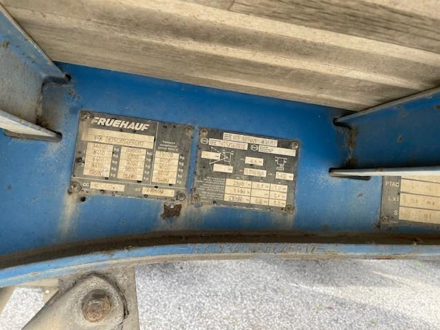 Semi-remorque rideaux coulissants Fruehauf