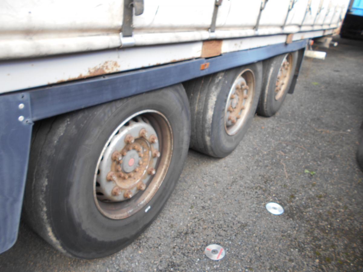 Semi-remorque rideaux coulissants Krone