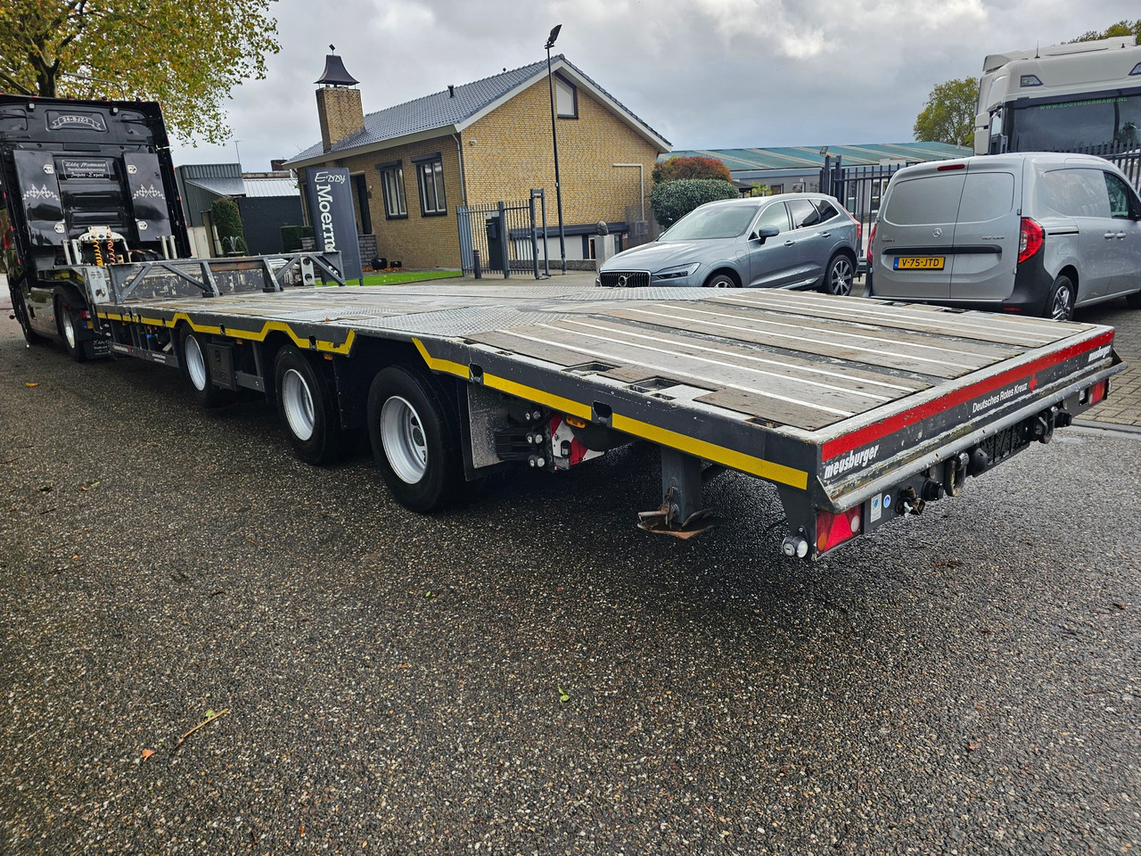 Semi-remorque surbaissé Meusburger MTS-3
