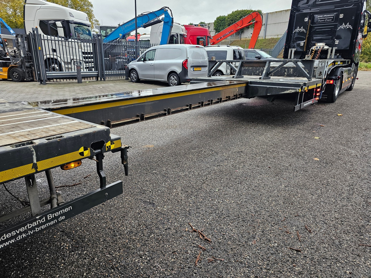 Semi-remorque surbaissé Meusburger MTS-3