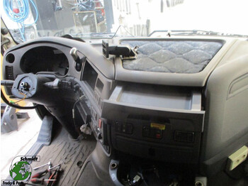 Cabine et intérieur DAF XF 106