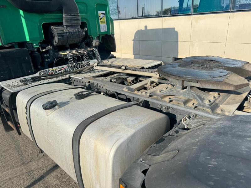 Tracteur routier DAF CF 460