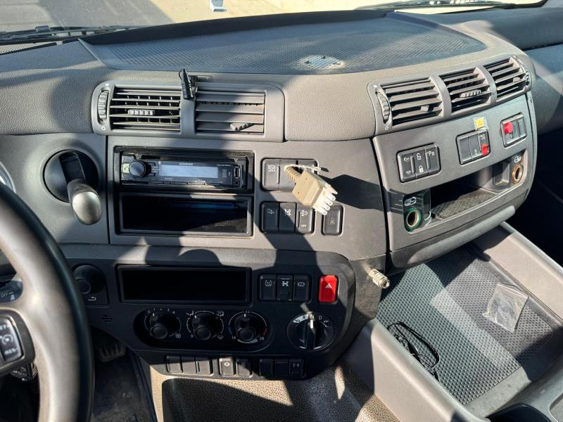 Tracteur routier DAF CF 460