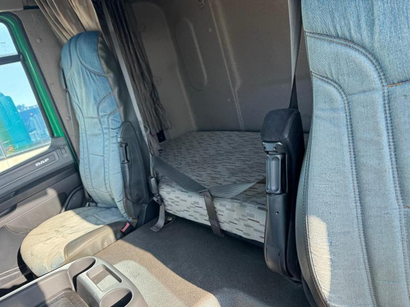 Tracteur routier DAF CF 460