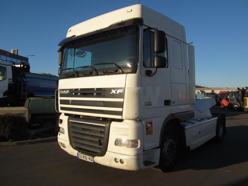 Tracteur routier DAF XF105 460