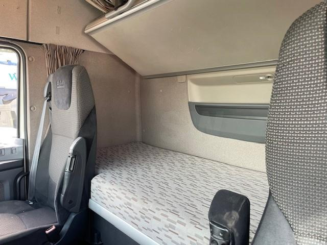 Tracteur routier DAF XF105 460