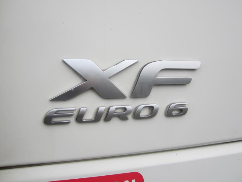 Tracteur routier DAF XF105 460