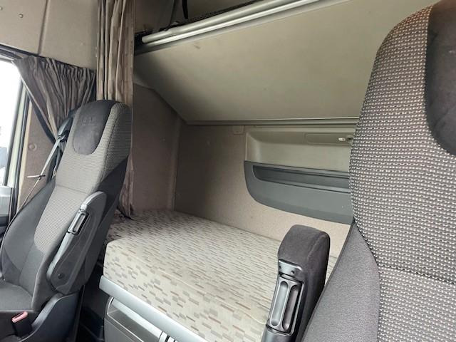 Tracteur routier DAF XF105 460