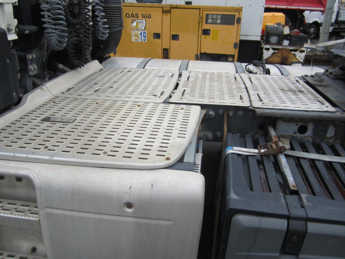 Tracteur routier DAF XF105 460