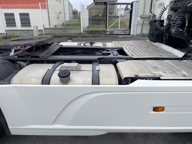 Tracteur routier DAF XF105 460