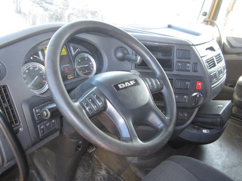 Tracteur routier DAF XF105 460