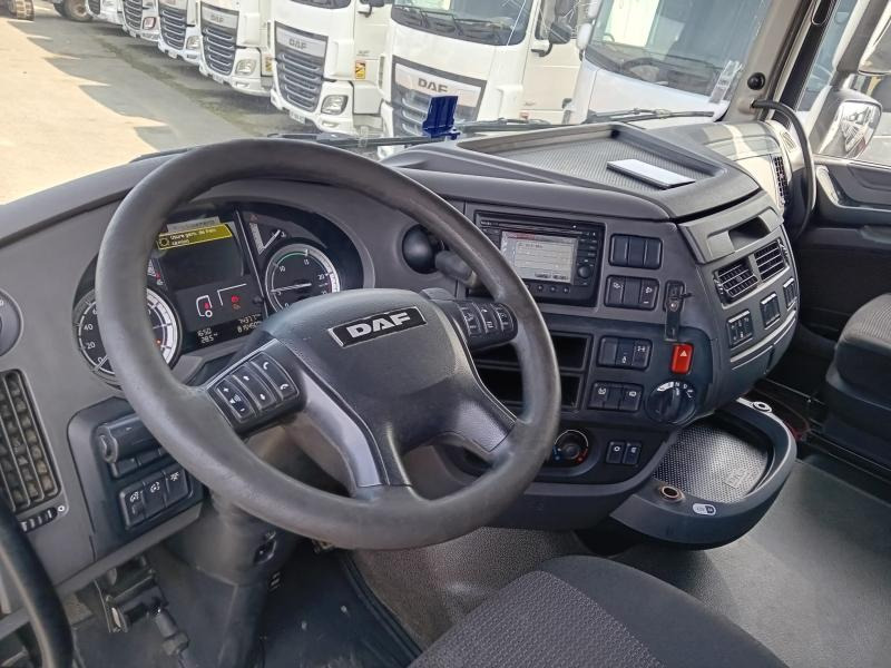 Tracteur routier DAF XF 460